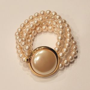 Richelieu Layered Pearl Bracelet